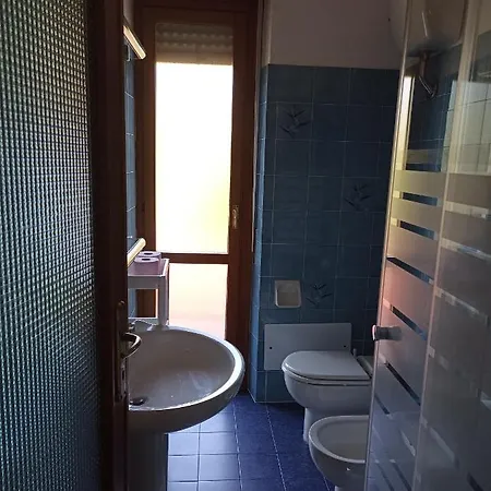 Per 4 Persone Al Poetto Di * كالياري