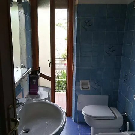 Per 4 Persone Al Poetto Di *