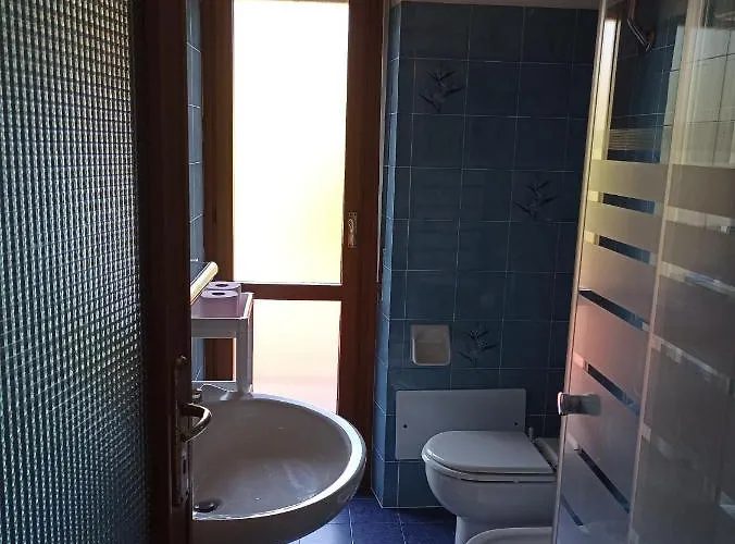 Per 4 Persone Al Poetto Di * كالياري